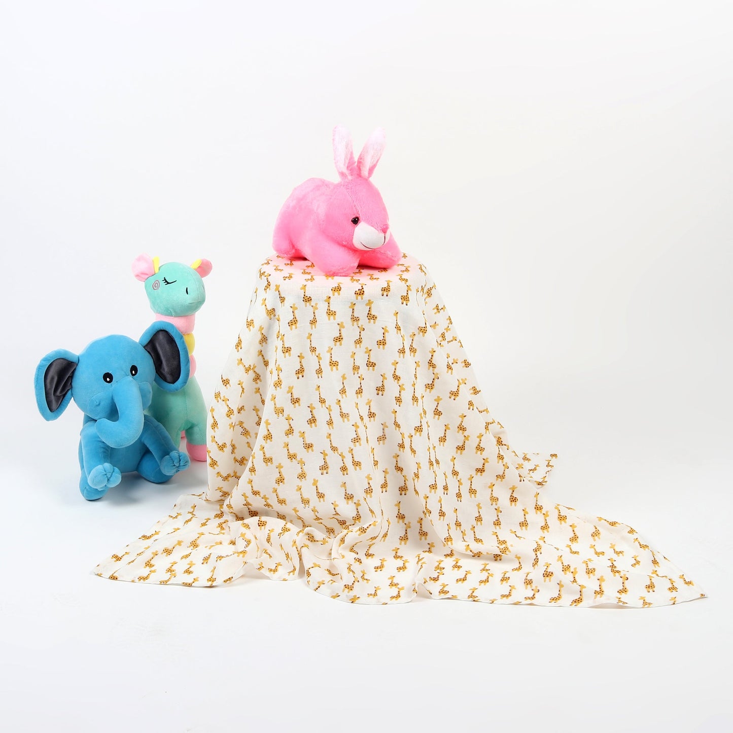 Gaff the Giraffe - Yellow Swaddle