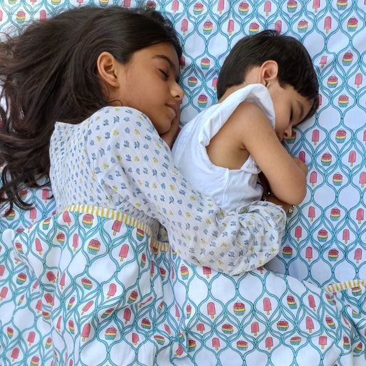 Puppke the Cupcake - Turquoise Blanket