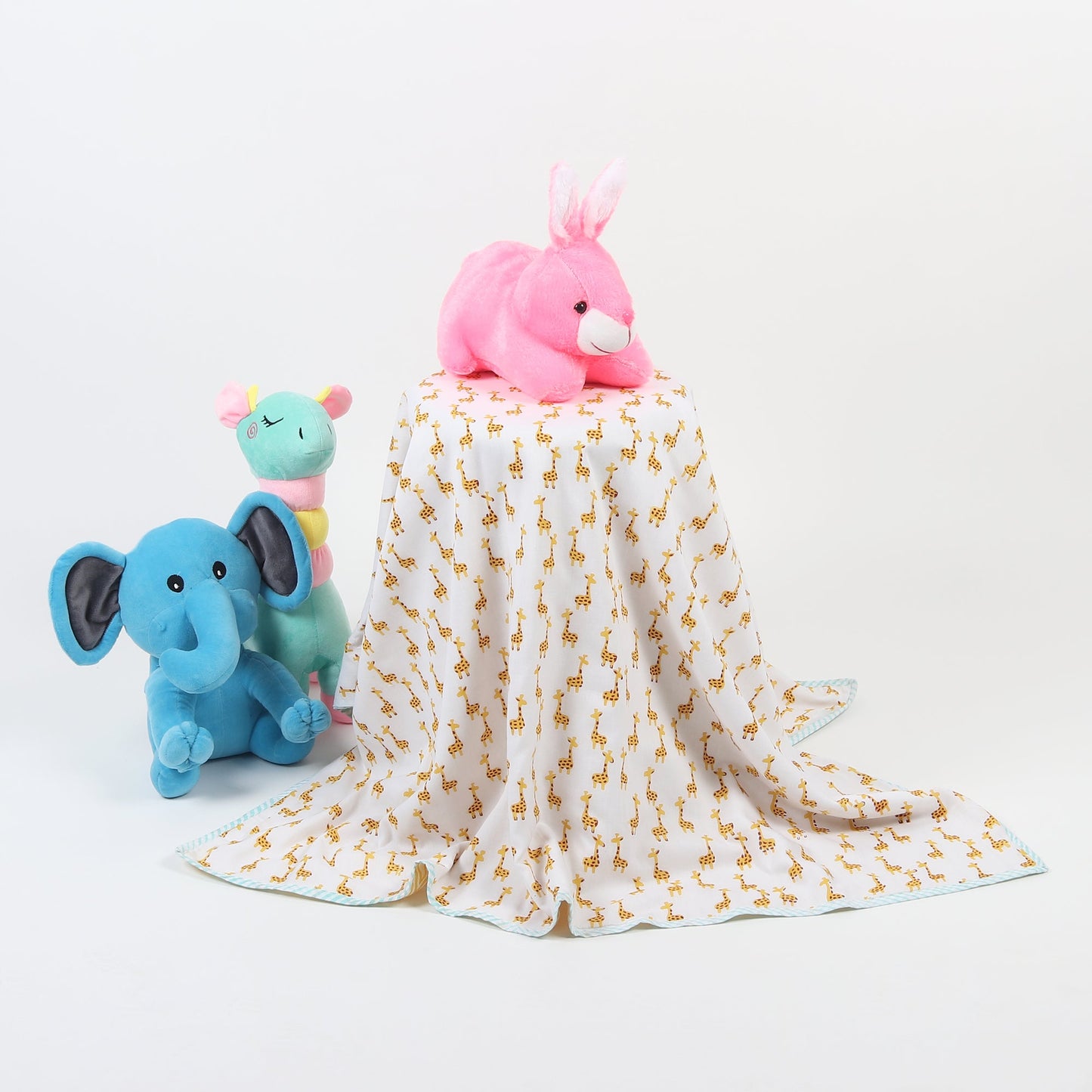 Gaff the Giraffe - Yellow Blanket